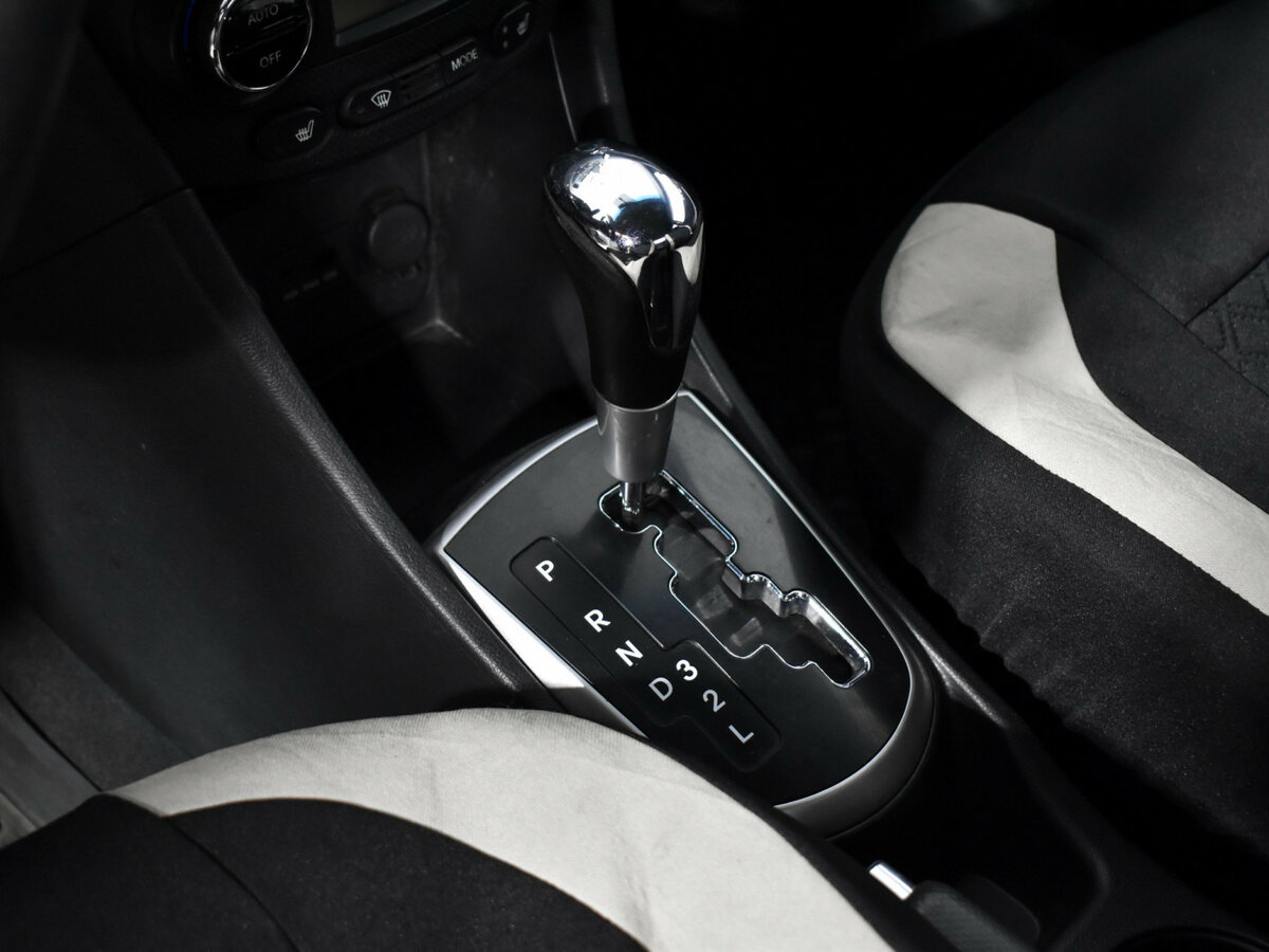 Hyundai Solaris б/у, 2012, Автоматическая. Фото: #10