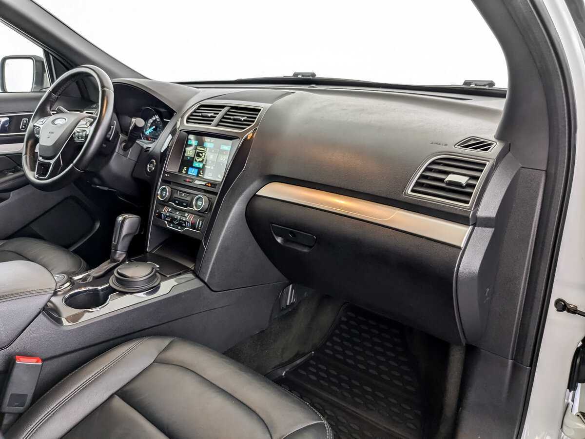 Ford Explorer б/у, 2017, Автоматическая. Фото: #8