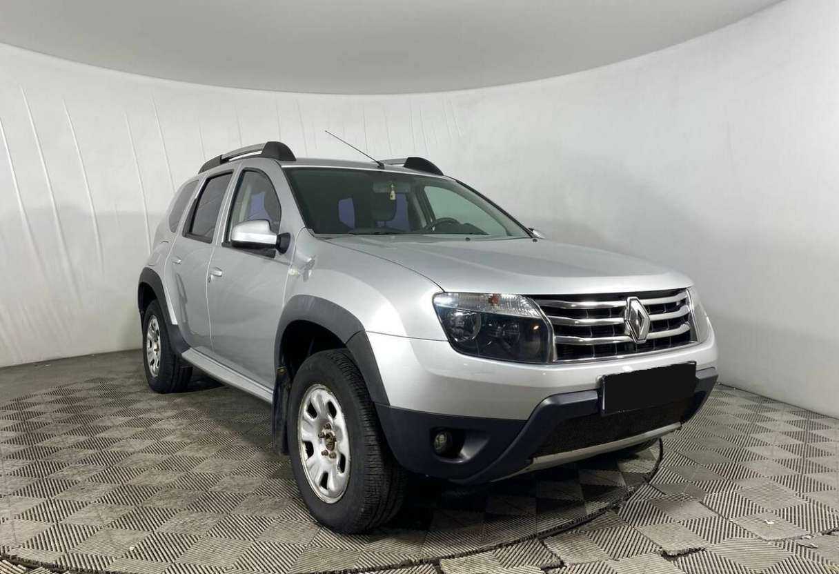 Renault Duster б/у, 2014, Автоматическая. Фото: #2
