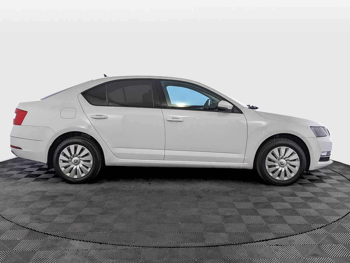 Skoda Octavia б/у, 2019, Механическая. Фото: #3