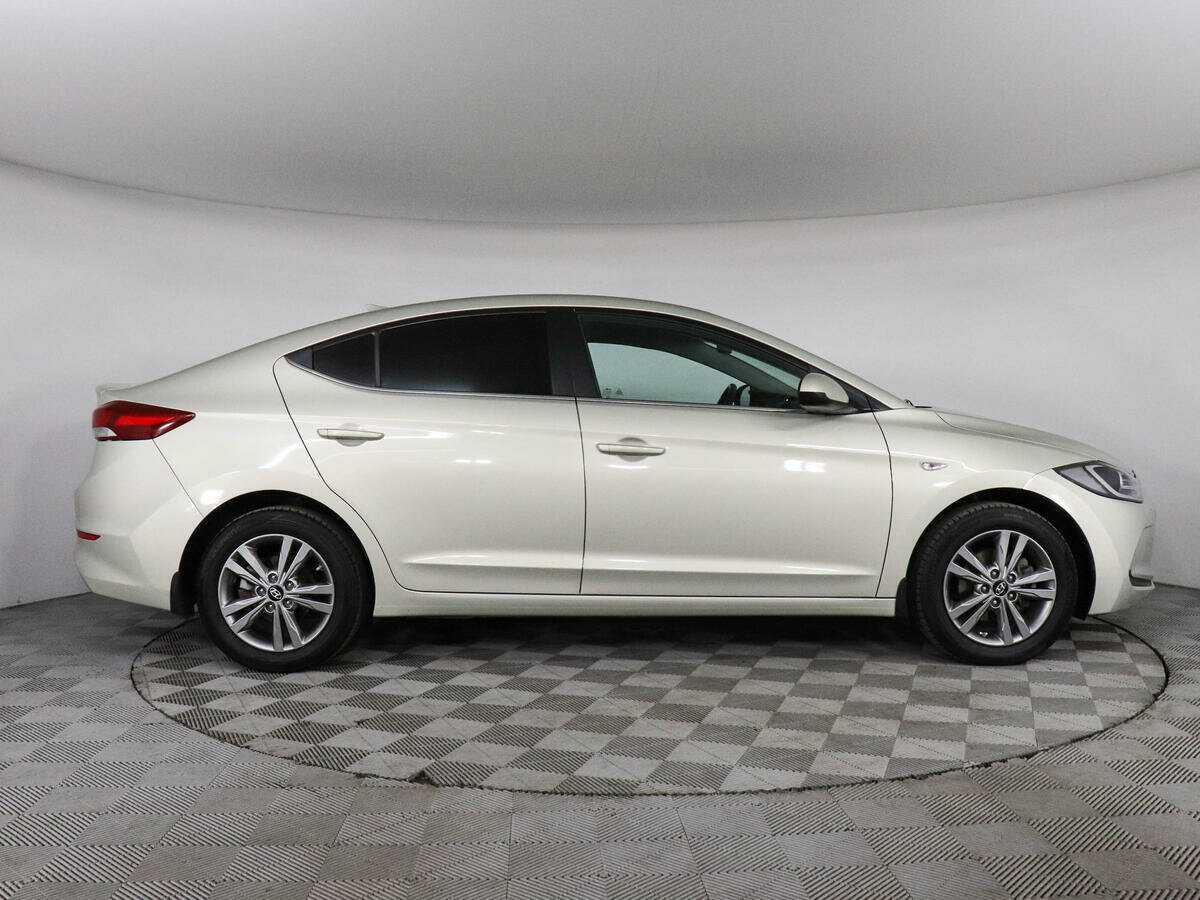 Hyundai Elantra б/у, 2017, Автоматическая. Фото: #3