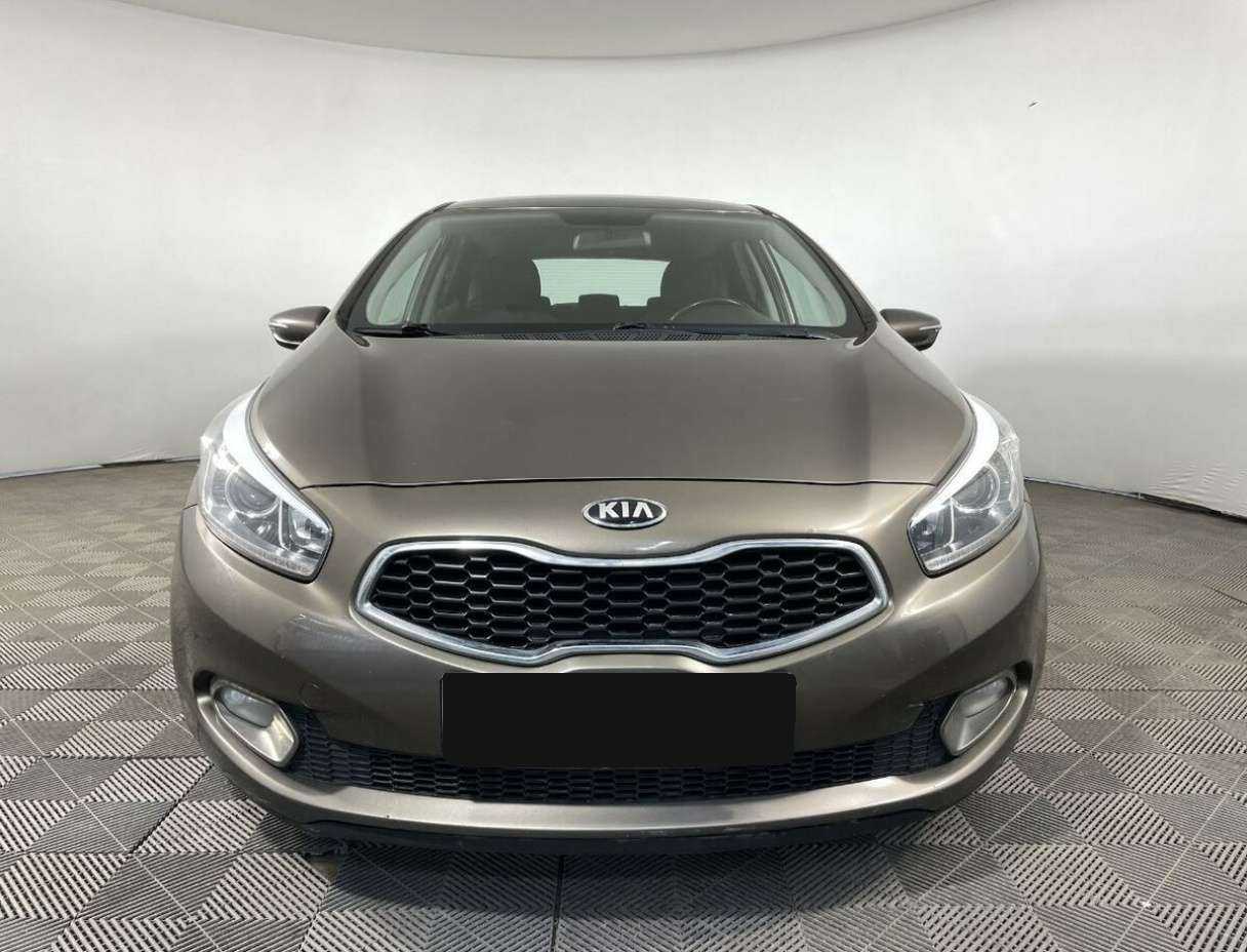 Kia Ceed б/у, 2013, Автоматическая. Фото: #1