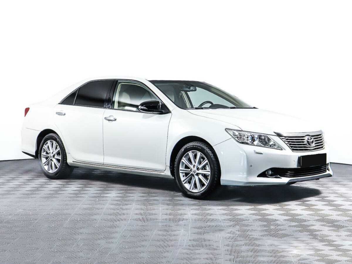 Toyota Camry б/у, 2014, Автоматическая. Фото: #2