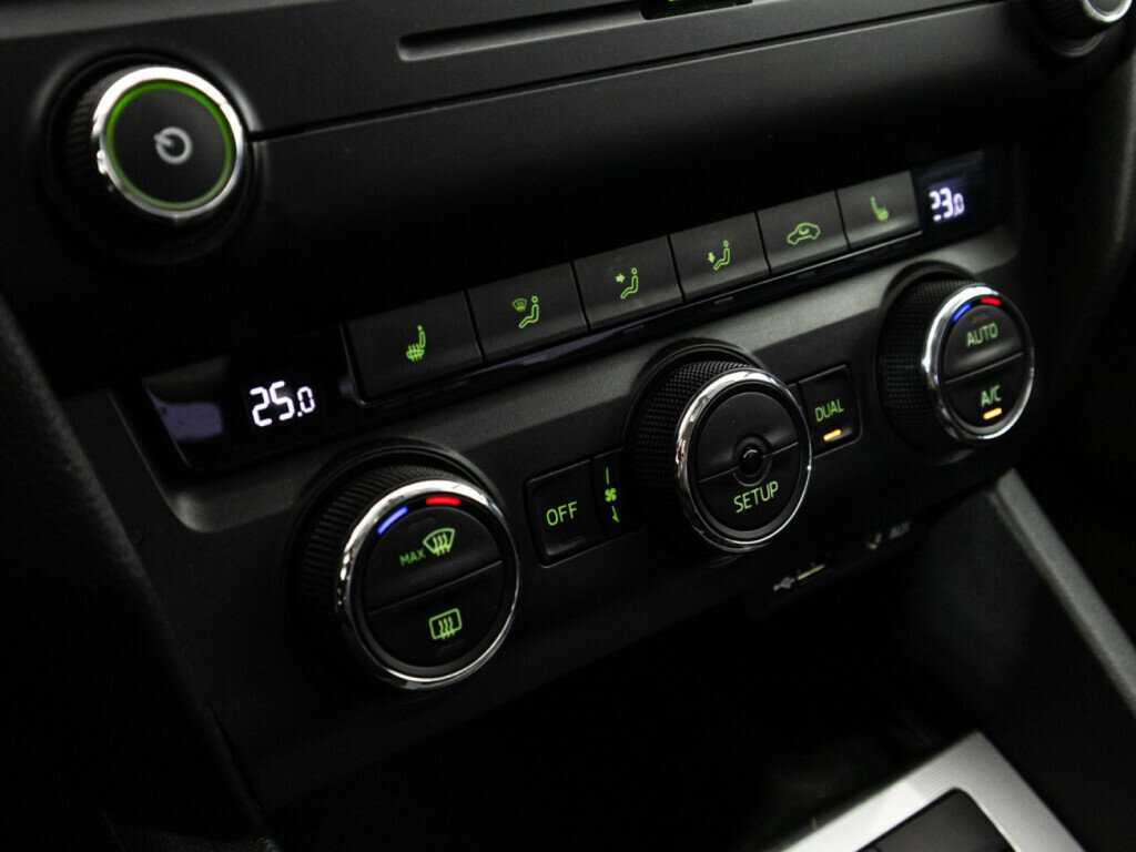 Skoda Octavia б/у, 2013, Механическая. Фото: #14