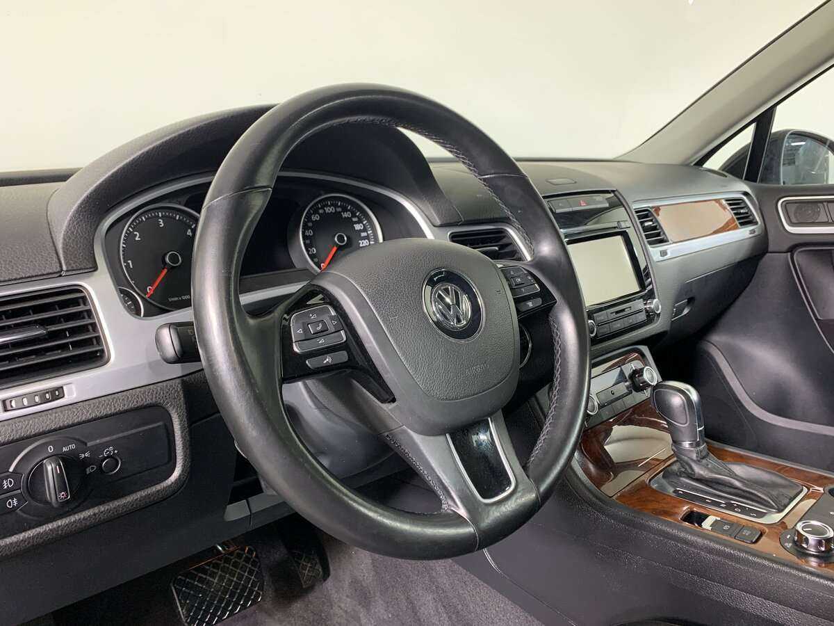 Volkswagen Touareg б/у, 2012, Автоматическая. Фото: #9