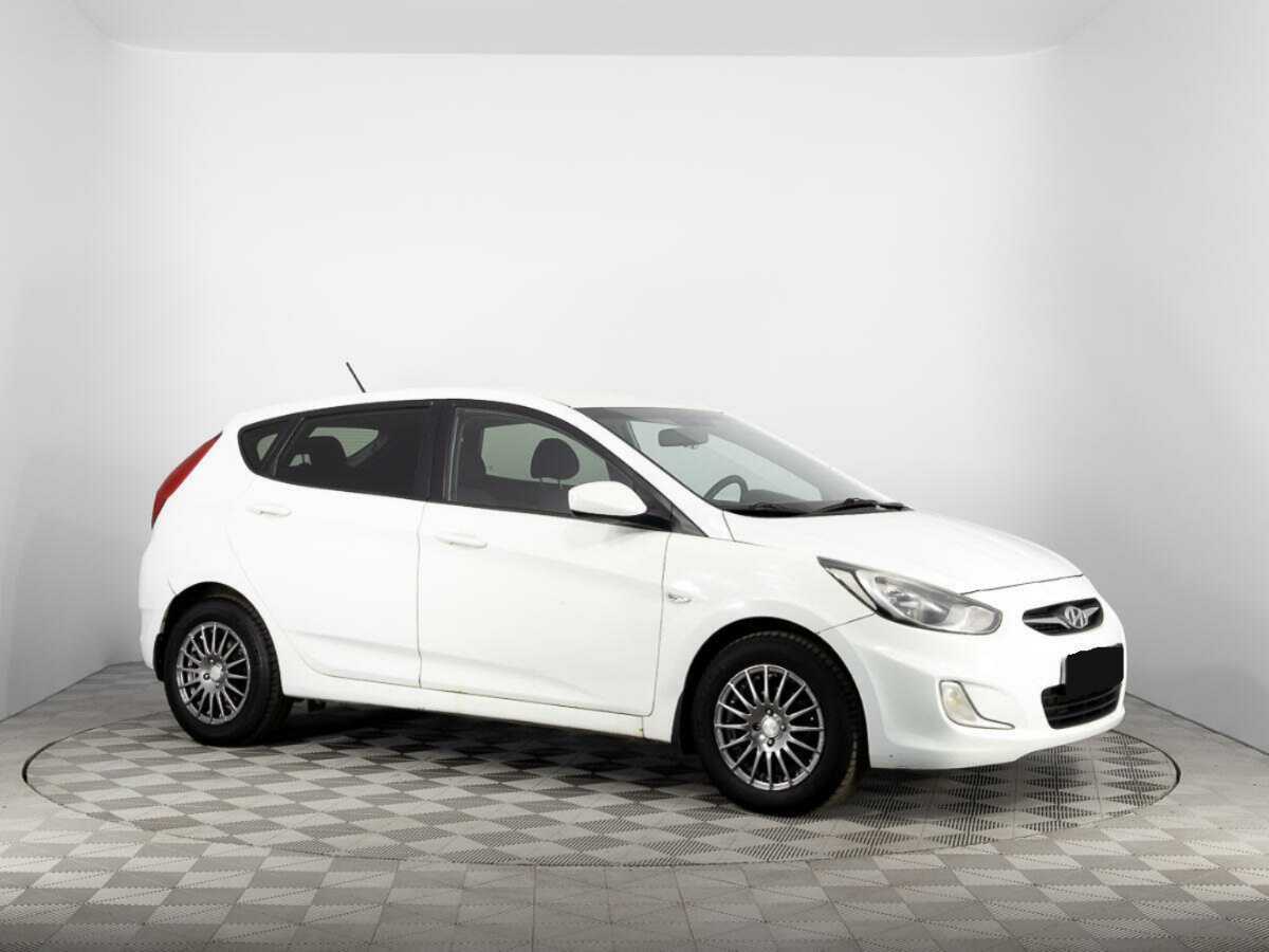 Hyundai Solaris б/у, 2012, Автоматическая. Фото: #2