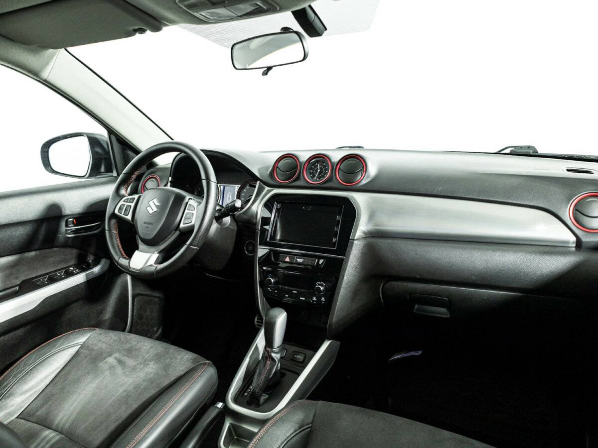 Suzuki Vitara б/у, 2018, Автоматическая. Фото: #8
