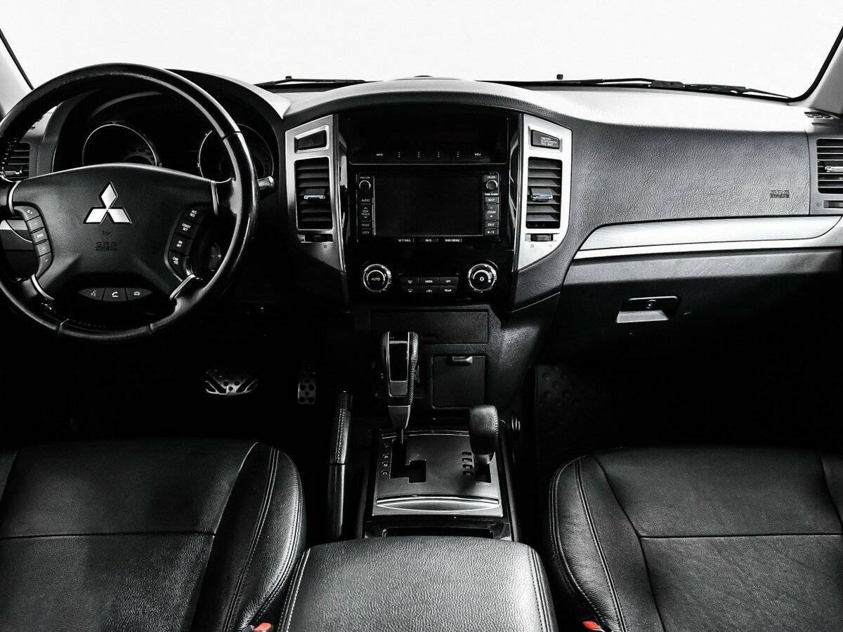 Mitsubishi Pajero б/у, 2015, Автоматическая. Фото: #10