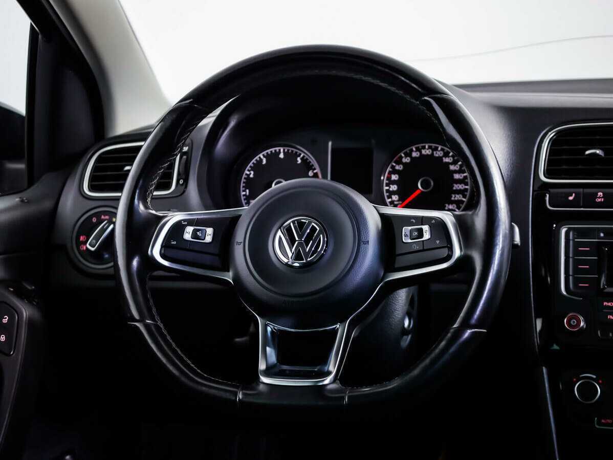 Volkswagen Polo б/у, 2017, Роботизированная. Фото: #9