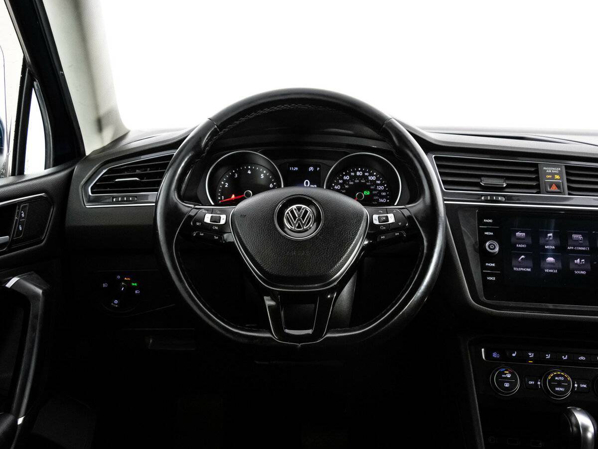Volkswagen Tiguan б/у, 2017, Автоматическая. Фото: #11
