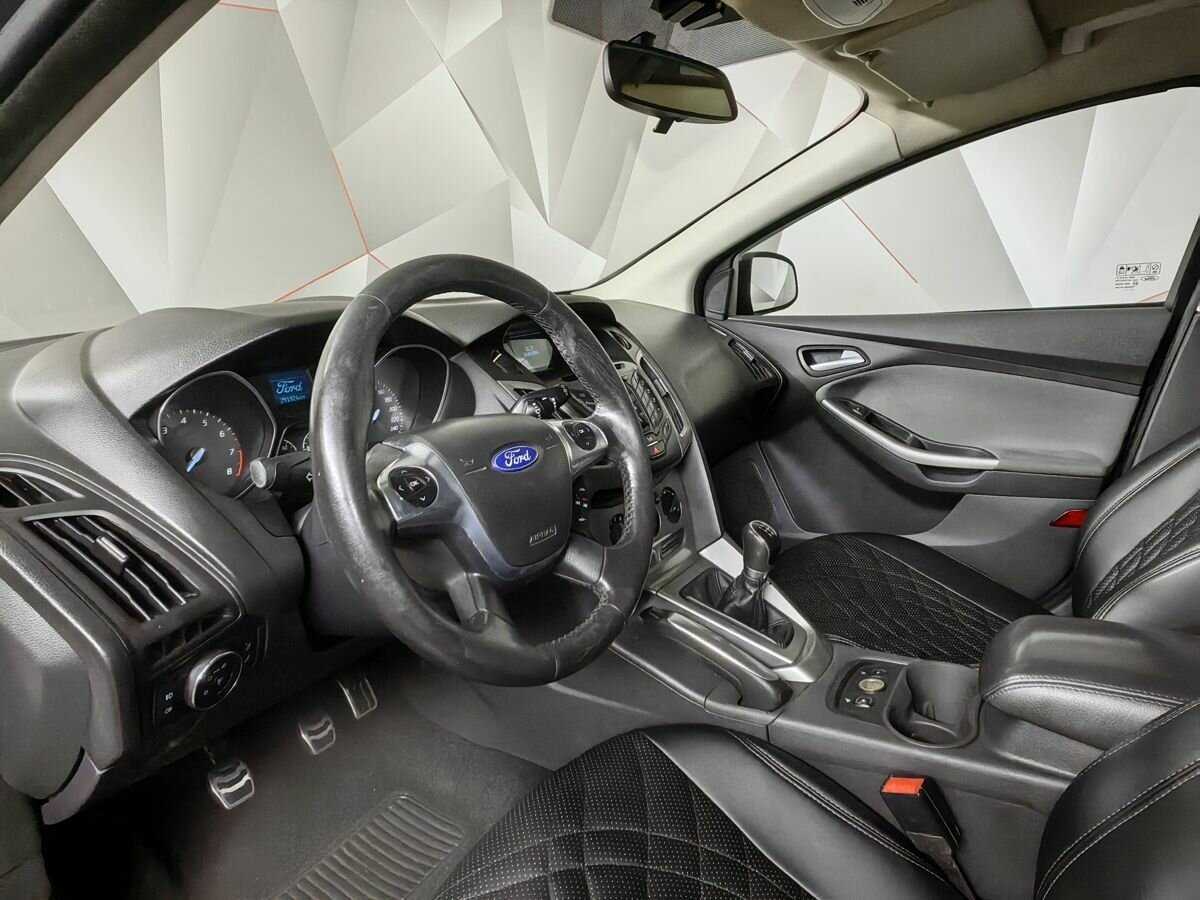 Ford Focus б/у, 2012, Механическая. Фото: #12