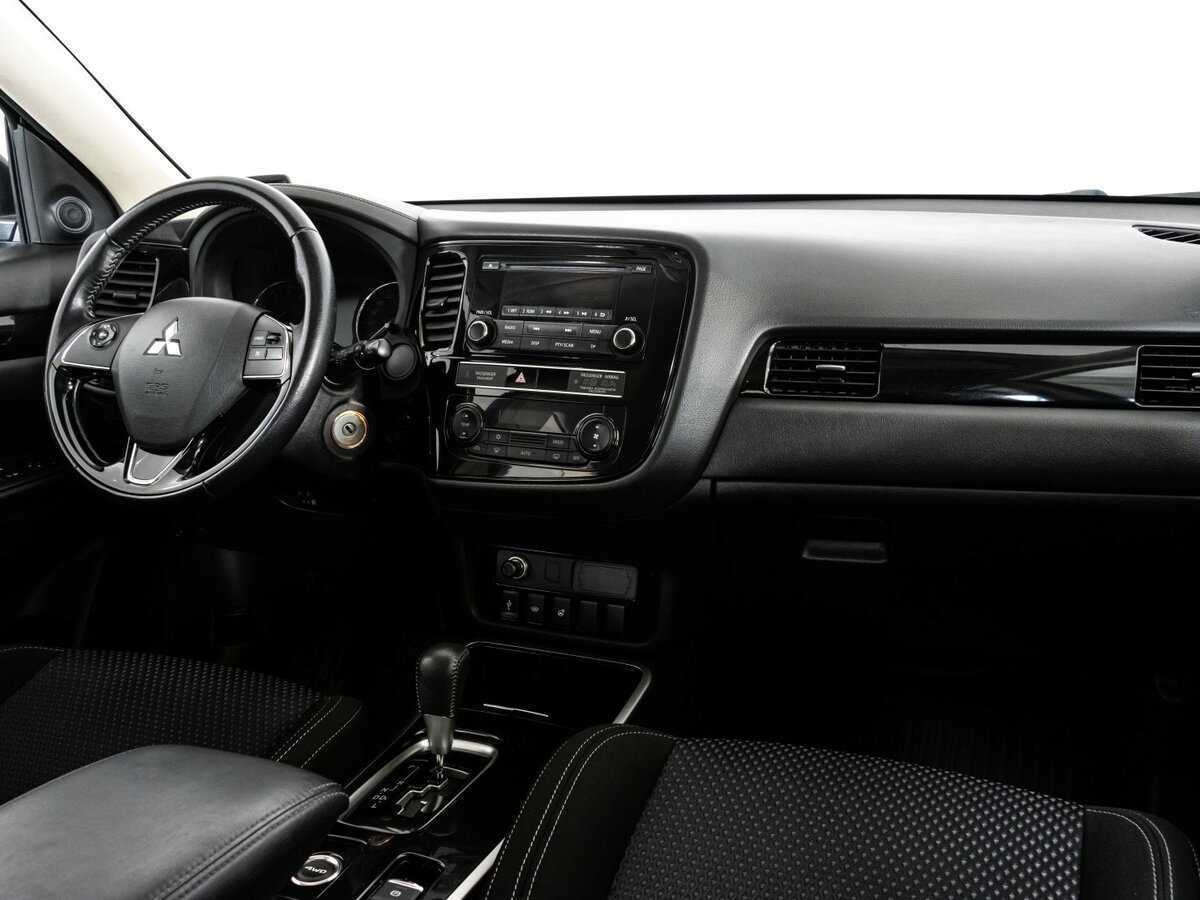 Mitsubishi Outlander б/у, 2018, Вариатор. Фото: #6