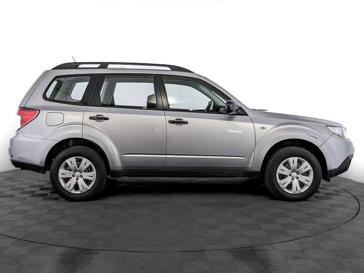 Subaru Forester б/у, 2012, Механическая. Фото: #3