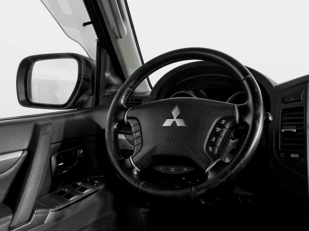 Mitsubishi Pajero б/у, 2014, Автоматическая. Фото: #14