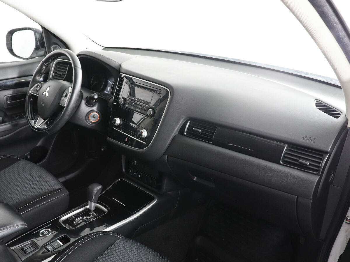 Mitsubishi Outlander б/у, 2020, Вариатор. Фото: #9