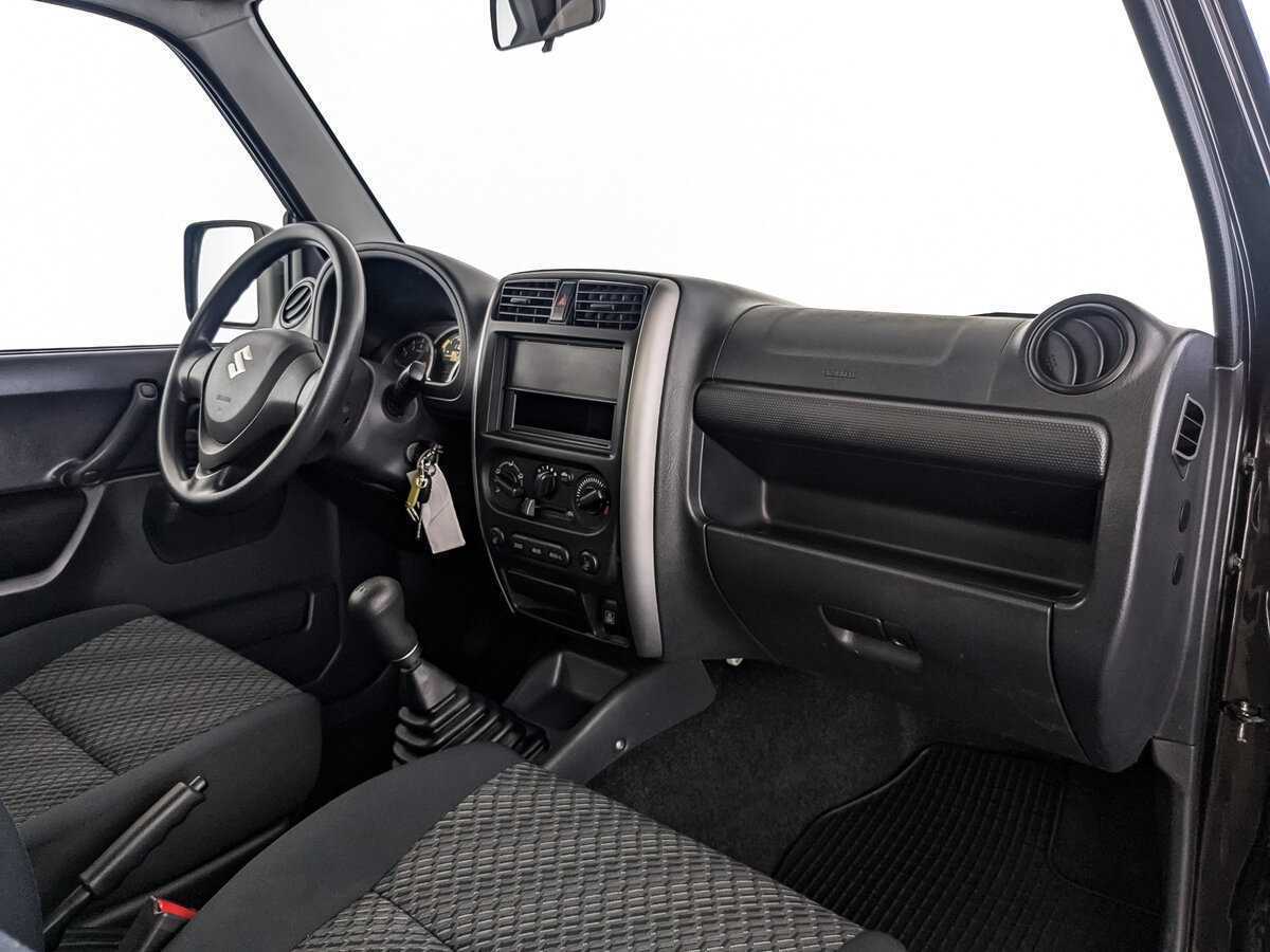 Suzuki Jimny б/у, 2017, Механическая. Фото: #8