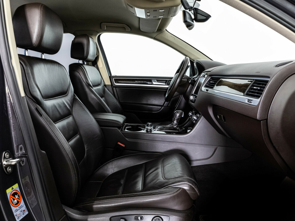 Volkswagen Touareg б/у, 2012, Автоматическая. Фото: #14