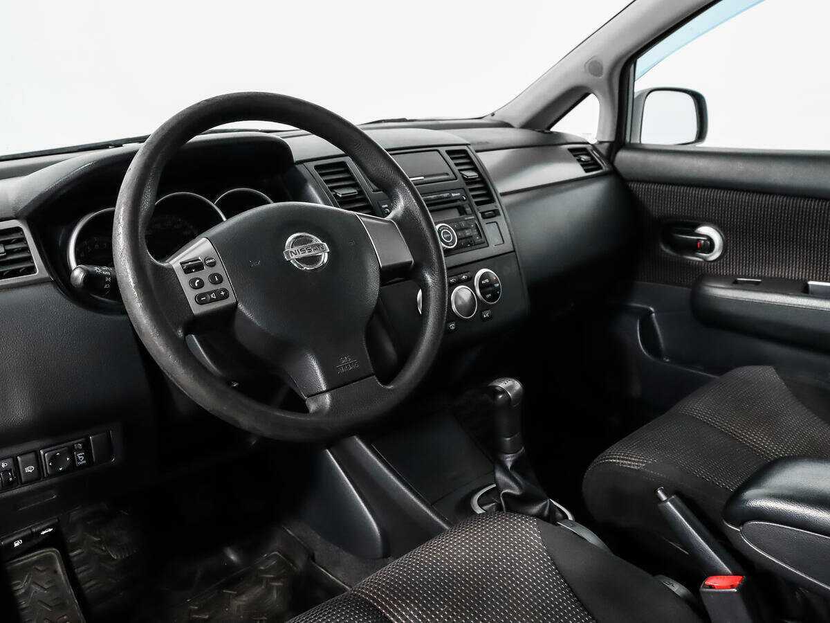 Nissan Tiida б/у, 2012, Механическая. Фото: #8