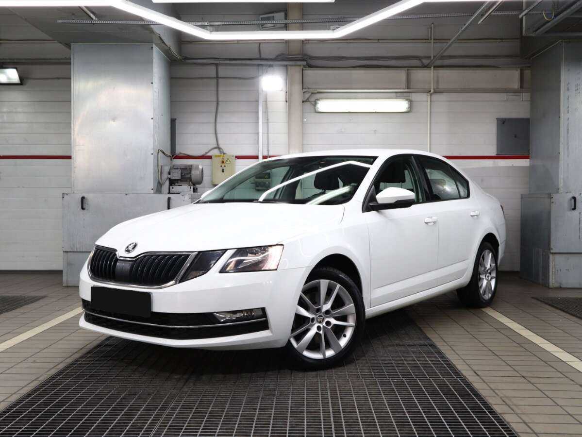 Skoda Octavia б/у, 2018, Роботизированная. Посмотреть фото