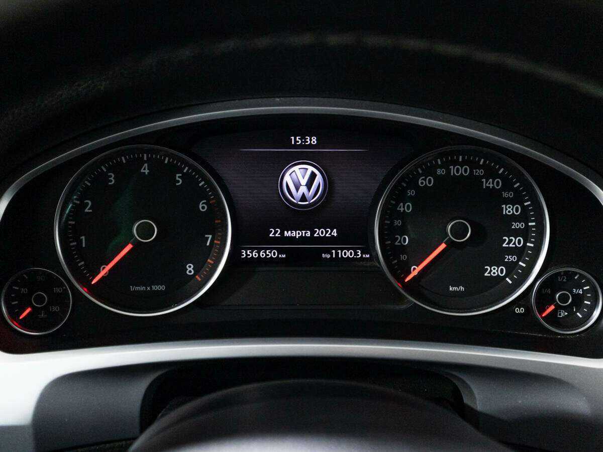 Volkswagen Touareg б/у, 2012, Автоматическая. Фото: #9