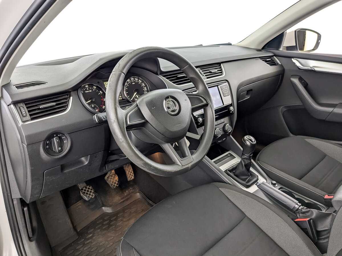 Skoda Octavia б/у, 2017, Механическая. Фото: #13