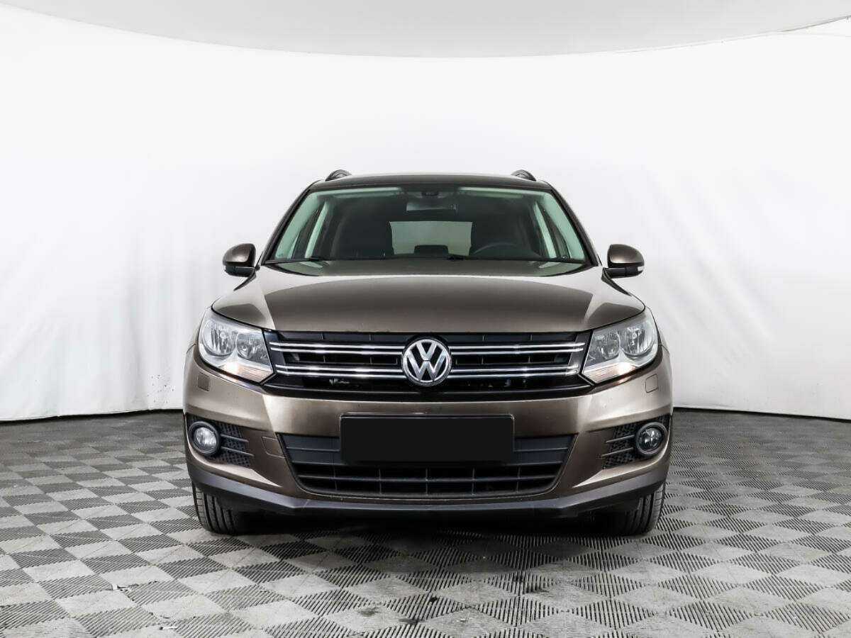 Volkswagen Tiguan б/у, 2014, Роботизированная. Фото: #1