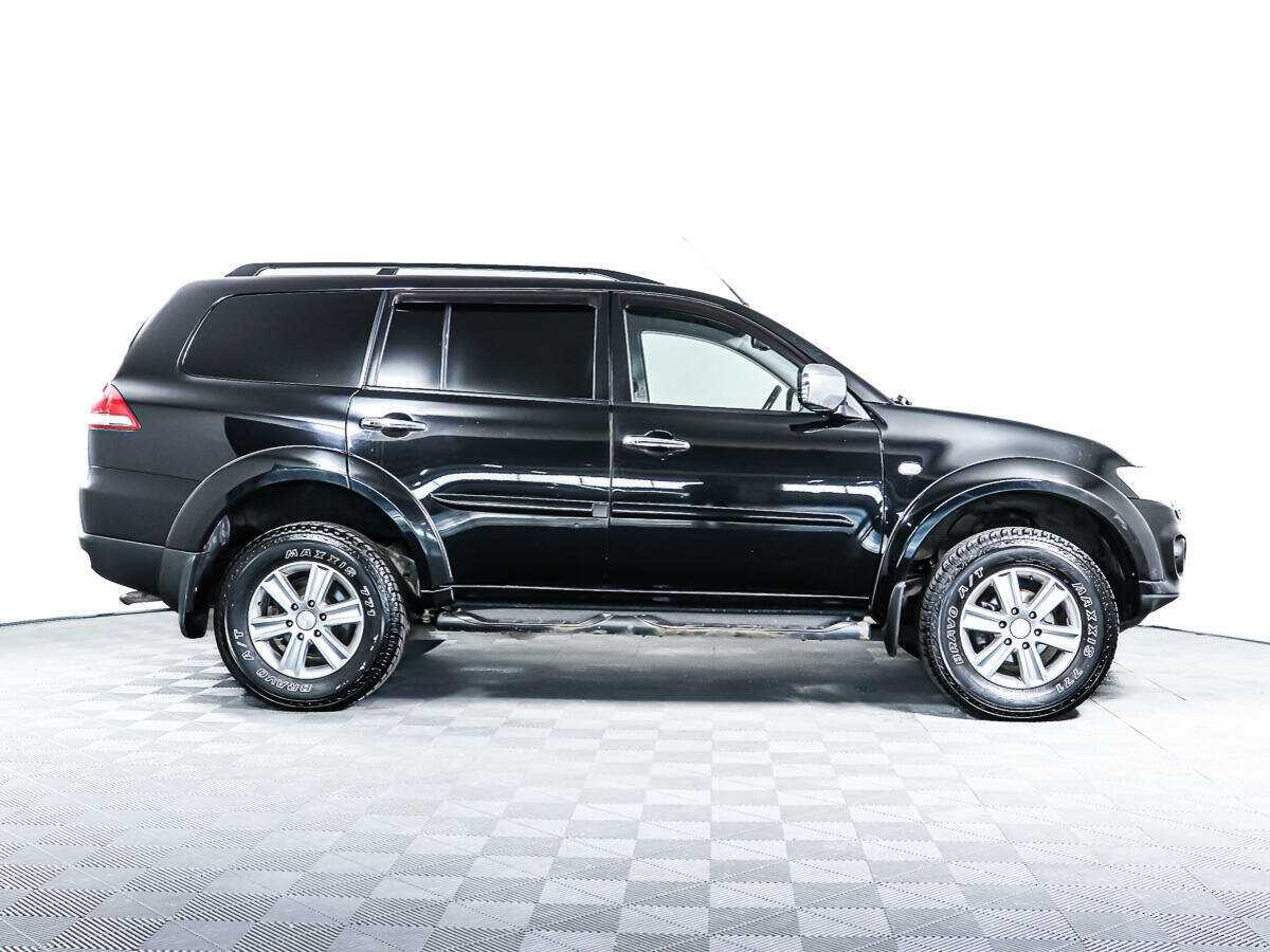 Mitsubishi Pajero Sport б/у, 2014, Автоматическая. Фото: #2