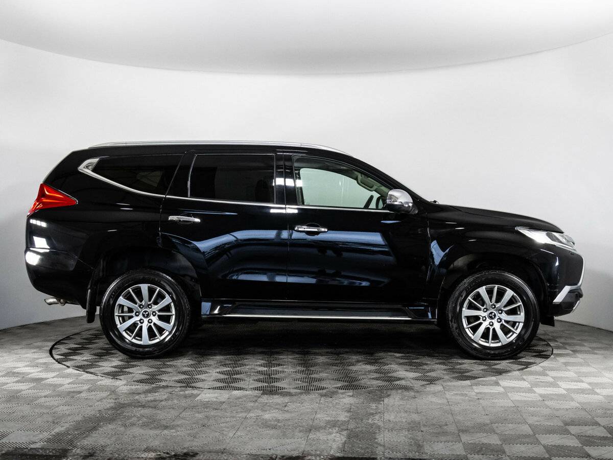 Mitsubishi Pajero Sport б/у, 2018, Автоматическая. Фото: #3