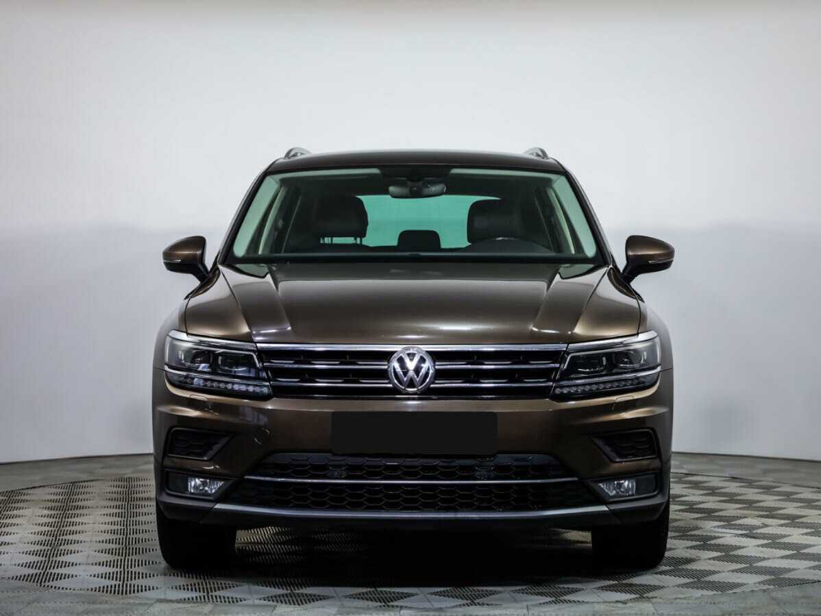 Volkswagen Tiguan б/у, 2018, Роботизированная. Посмотреть фото