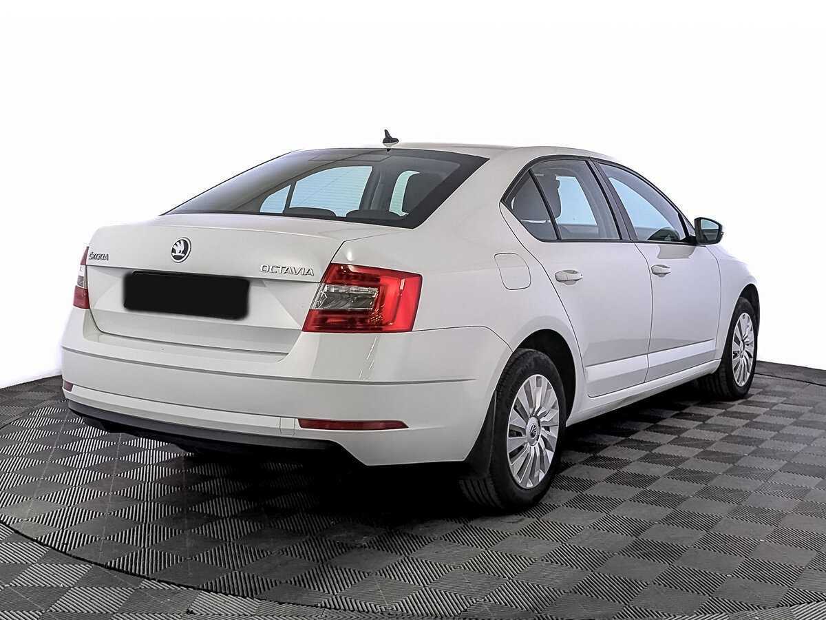 Skoda Octavia б/у, 2019, Механическая. Фото: #4