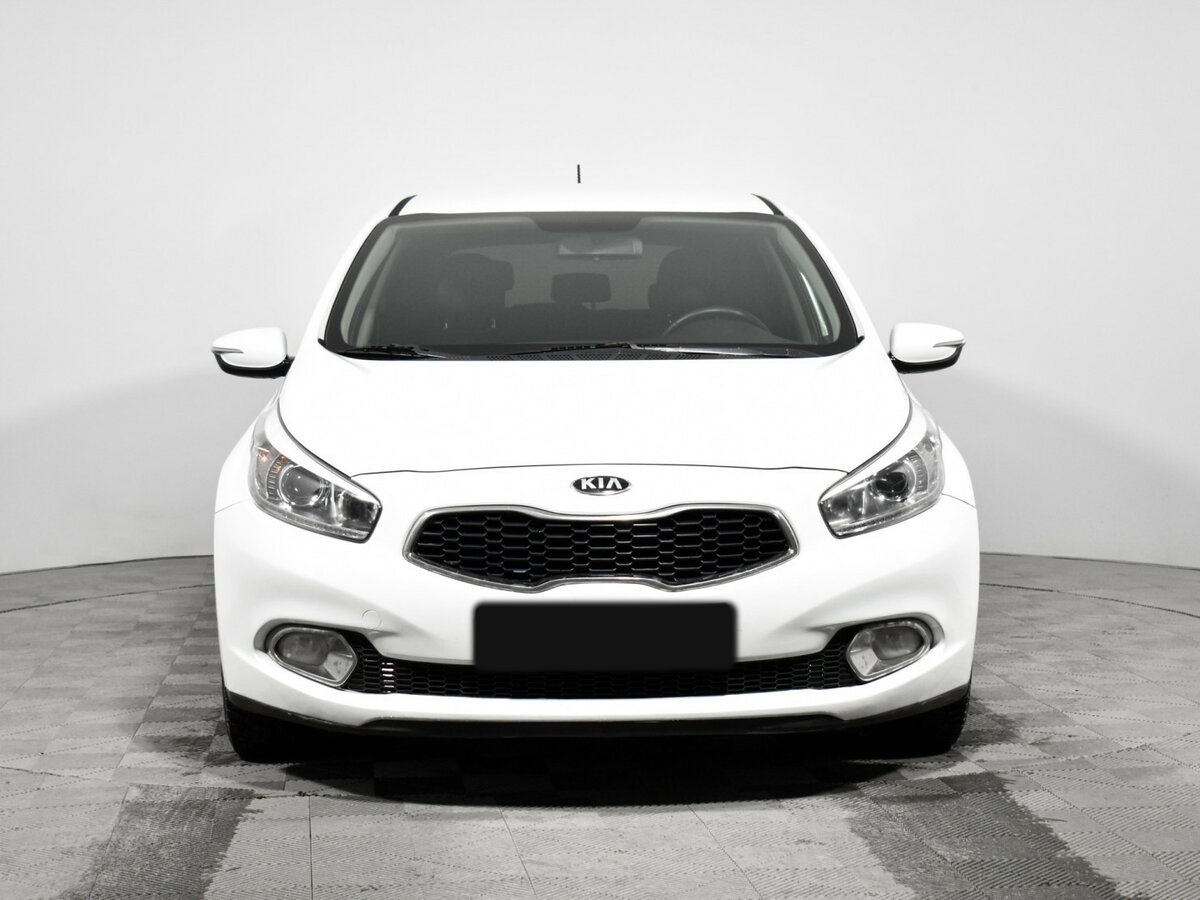 Kia Ceed б/у, 2013, Автоматическая. Фото: #1