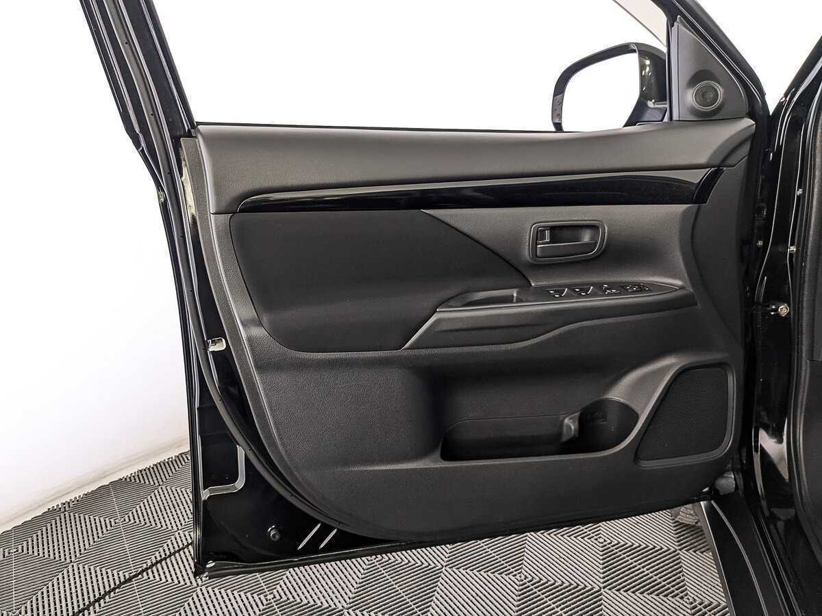 Mitsubishi Outlander б/у, 2021, Вариатор. Фото: #18