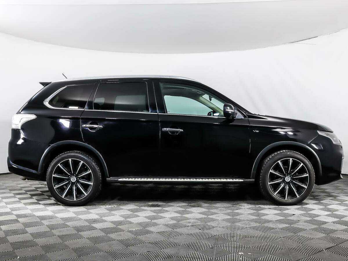 Mitsubishi Outlander б/у, 2014, Автоматическая. Фото: #4