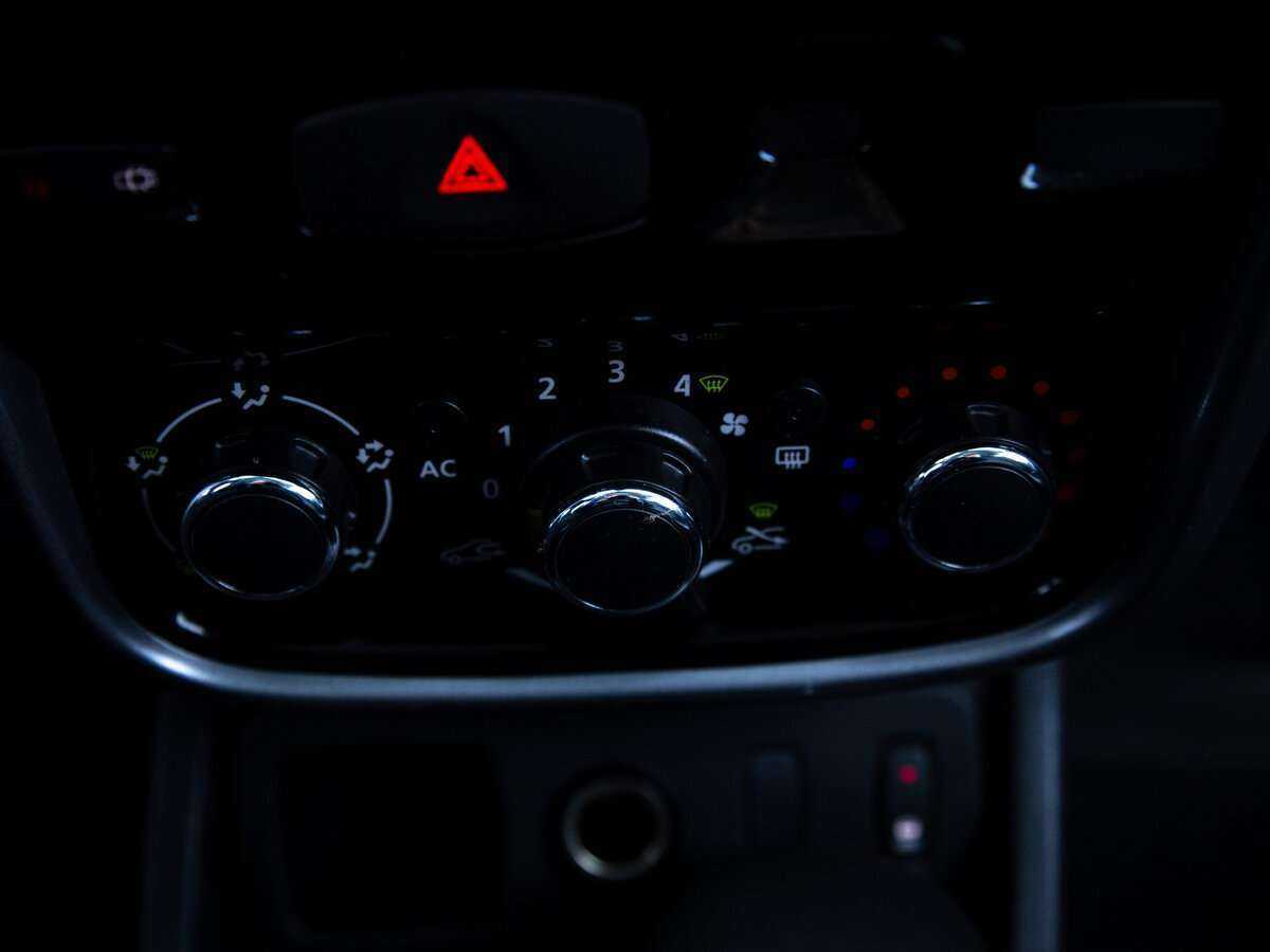 Renault Duster б/у, 2013, Автоматическая. Фото: #15