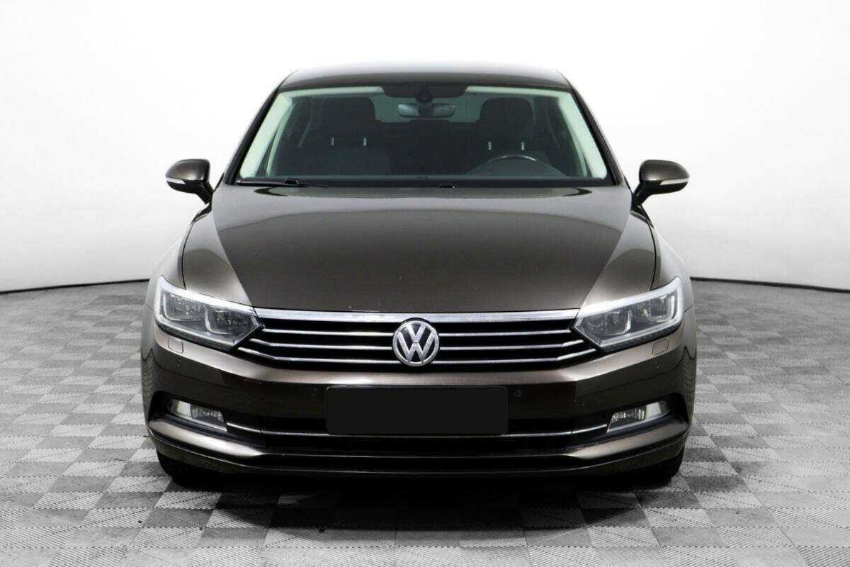 Volkswagen Passat б/у, 2016, Роботизированная. Фото: #1