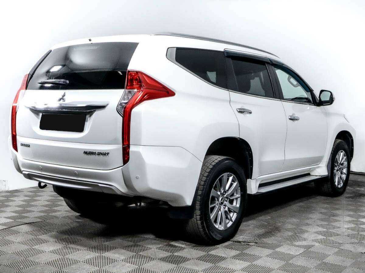 Mitsubishi Pajero Sport б/у, 2017, Автоматическая. Фото: #3