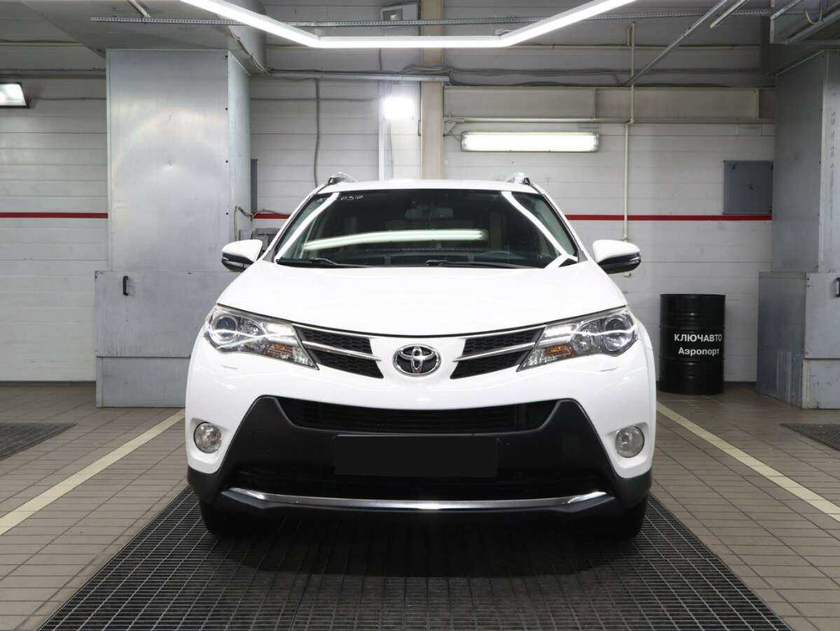 Toyota RAV4 б/у, 2014, Автоматическая. Фото: #1