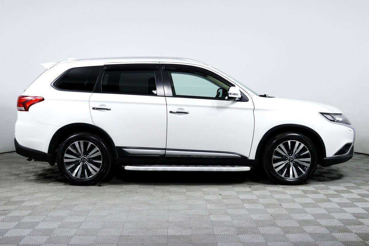 Mitsubishi Outlander б/у, 2019, Вариатор. Фото: #3