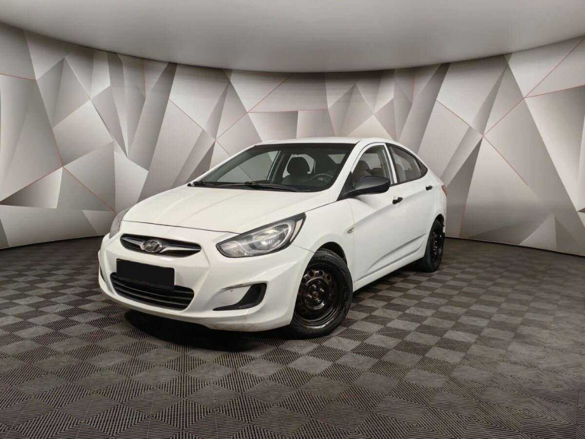 Hyundai Solaris б/у, 2013, Механическая. Посмотреть фото