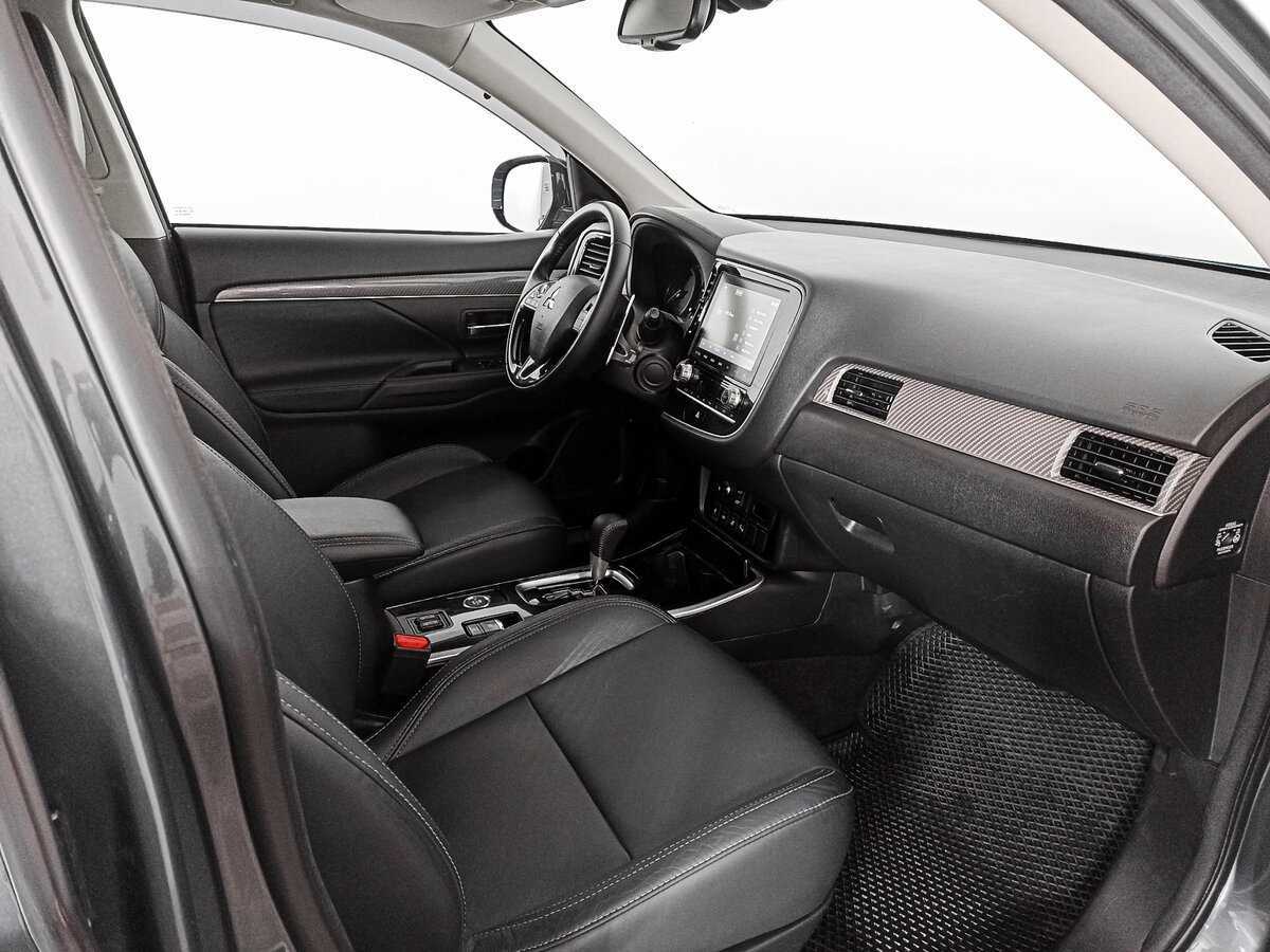 Mitsubishi Outlander б/у, 2021, Вариатор. Фото: #8