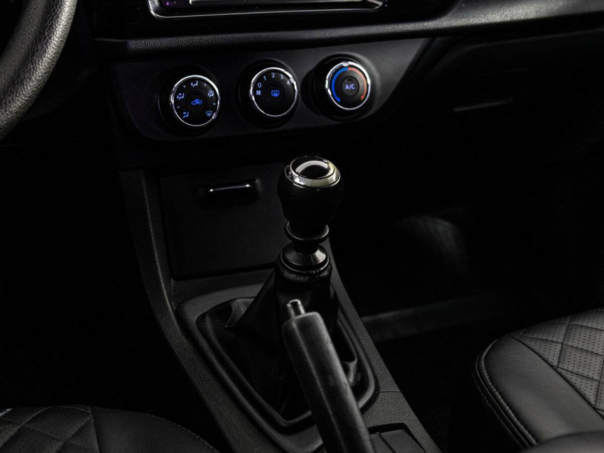 Toyota Corolla б/у, 2014, Механическая. Фото: #9