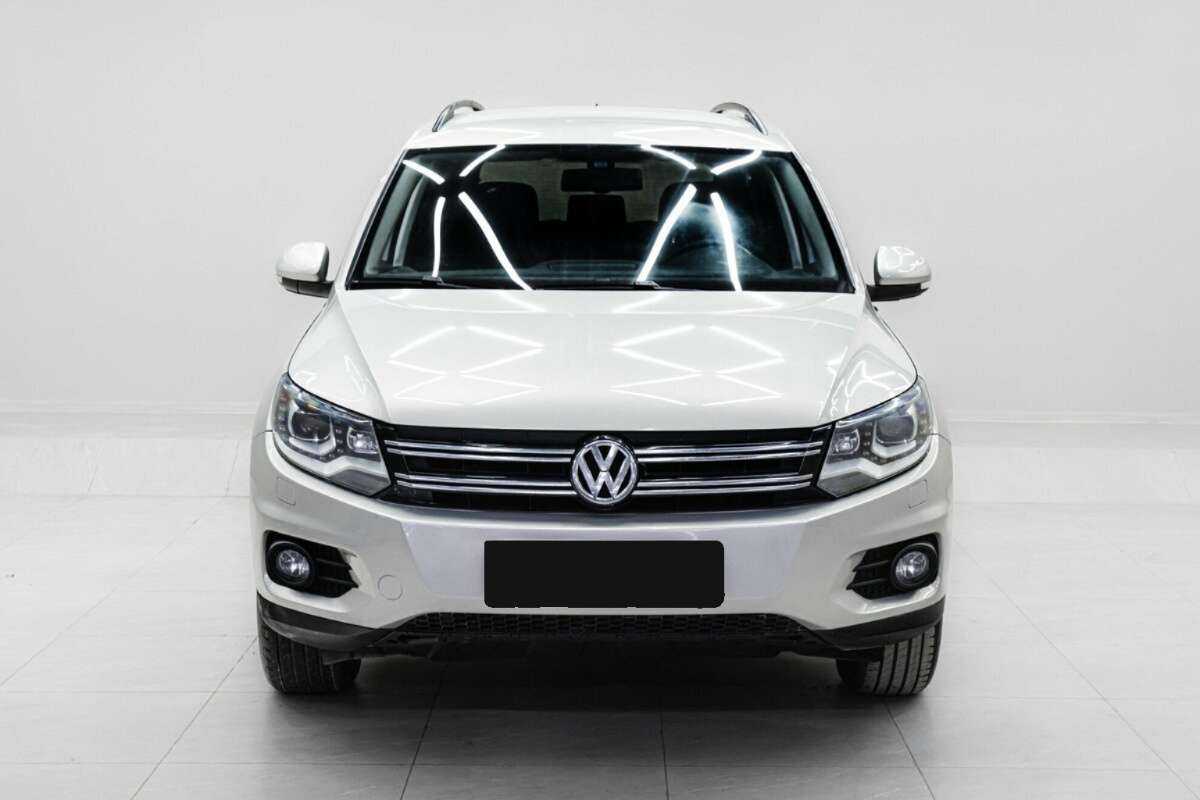 Volkswagen Tiguan б/у, 2013, Автоматическая. Фото: #1