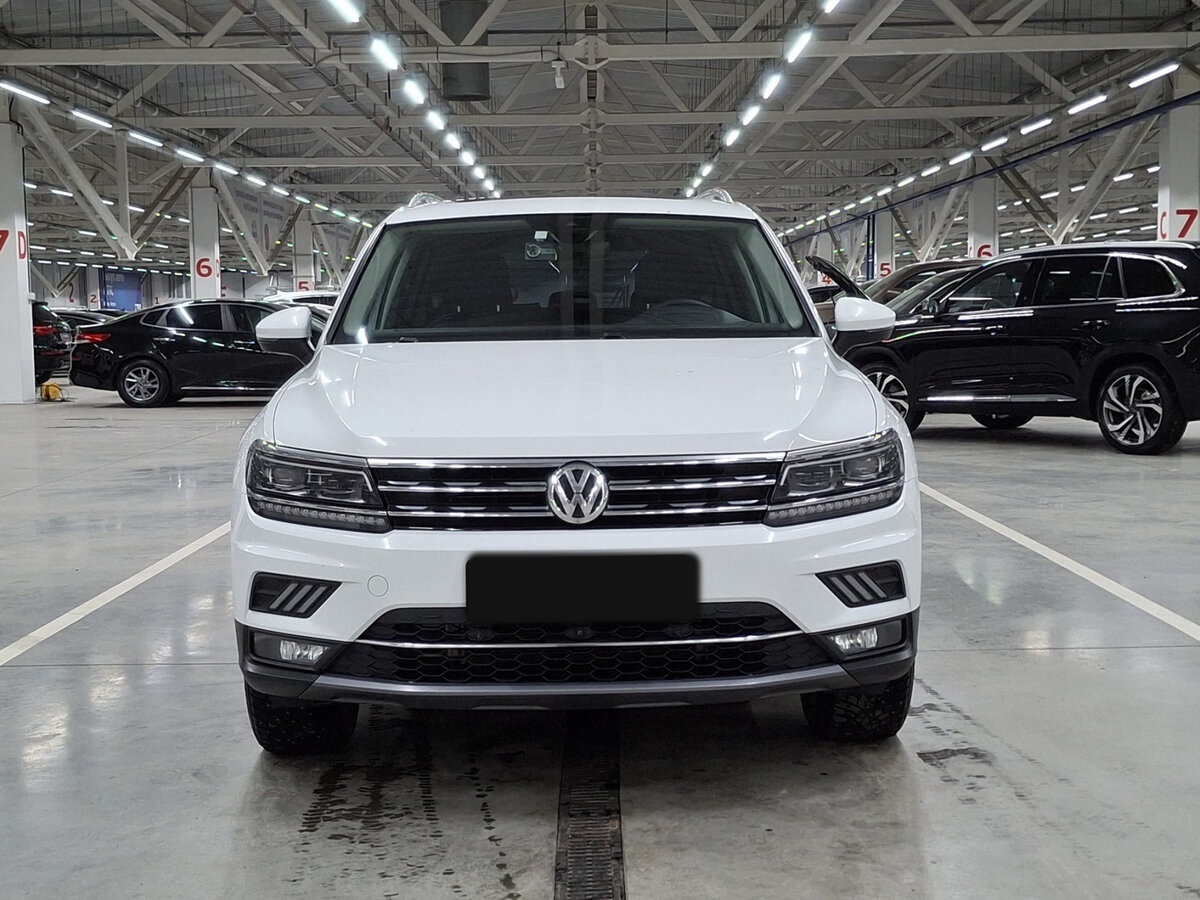 Volkswagen Tiguan б/у, 2018, Роботизированная. Фото: #1