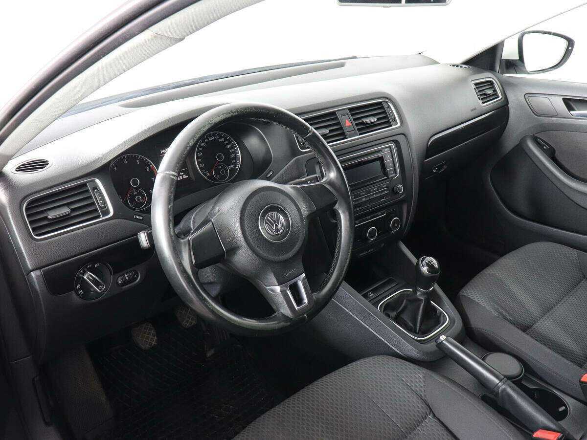Volkswagen Jetta б/у, 2013, Механическая. Фото: #8