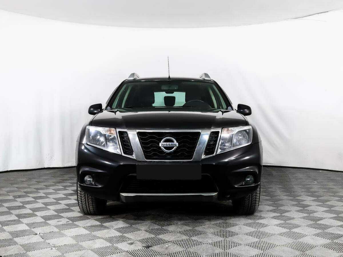Nissan Terrano б/у, 2015, Механическая. Фото: #1