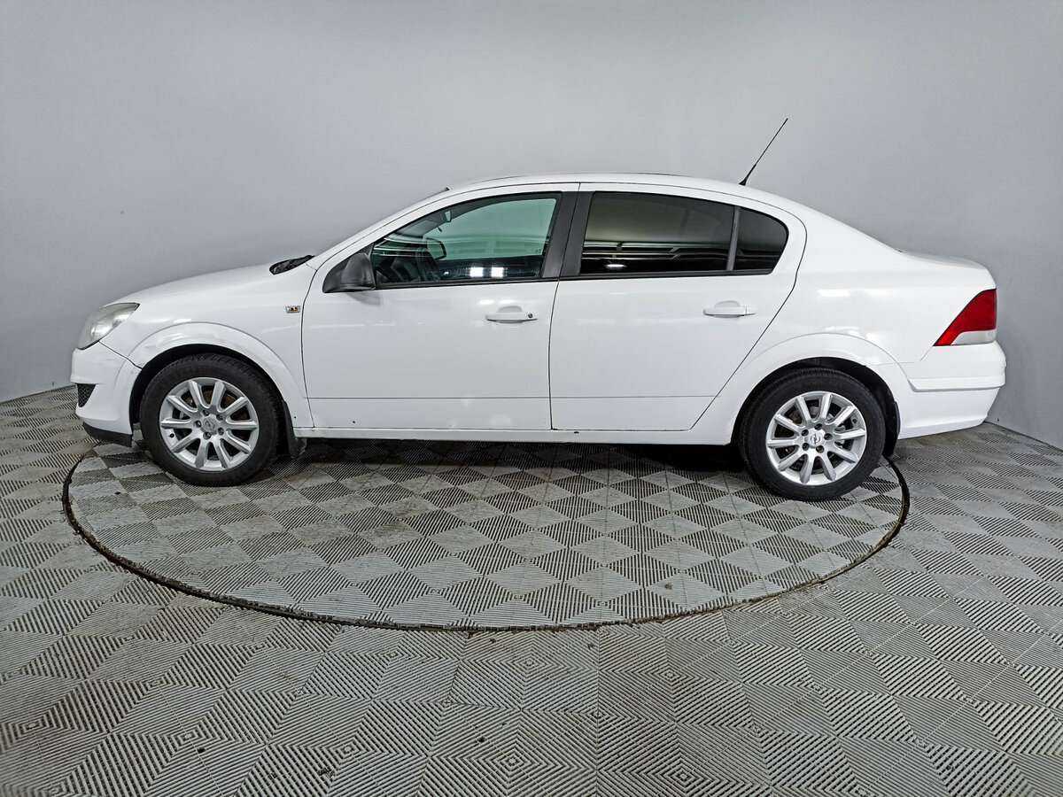 Opel Astra б/у, 2013, Механическая. Фото: #7