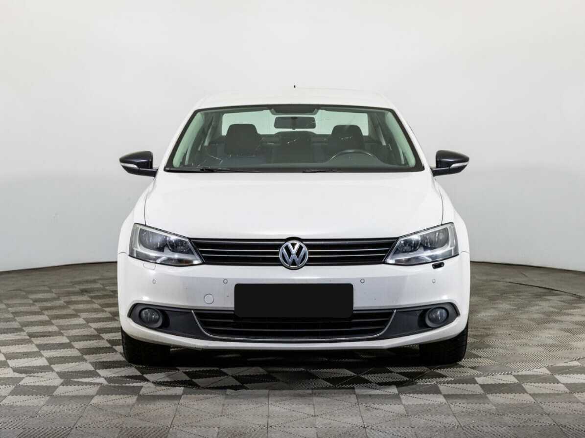 Volkswagen Jetta б/у, 2013, Механическая. Фото: #1