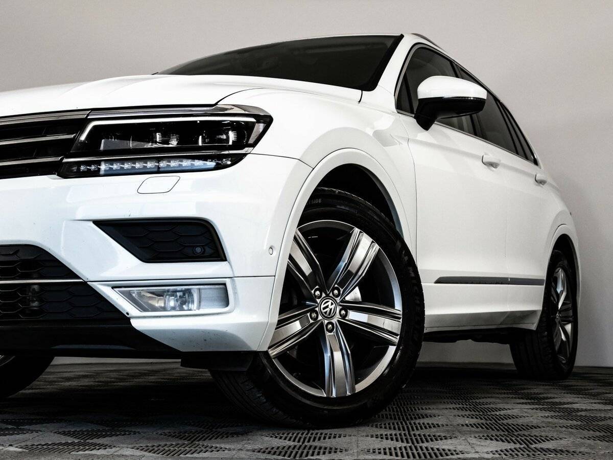 Volkswagen Tiguan б/у, 2017, Роботизированная. Фото: #1