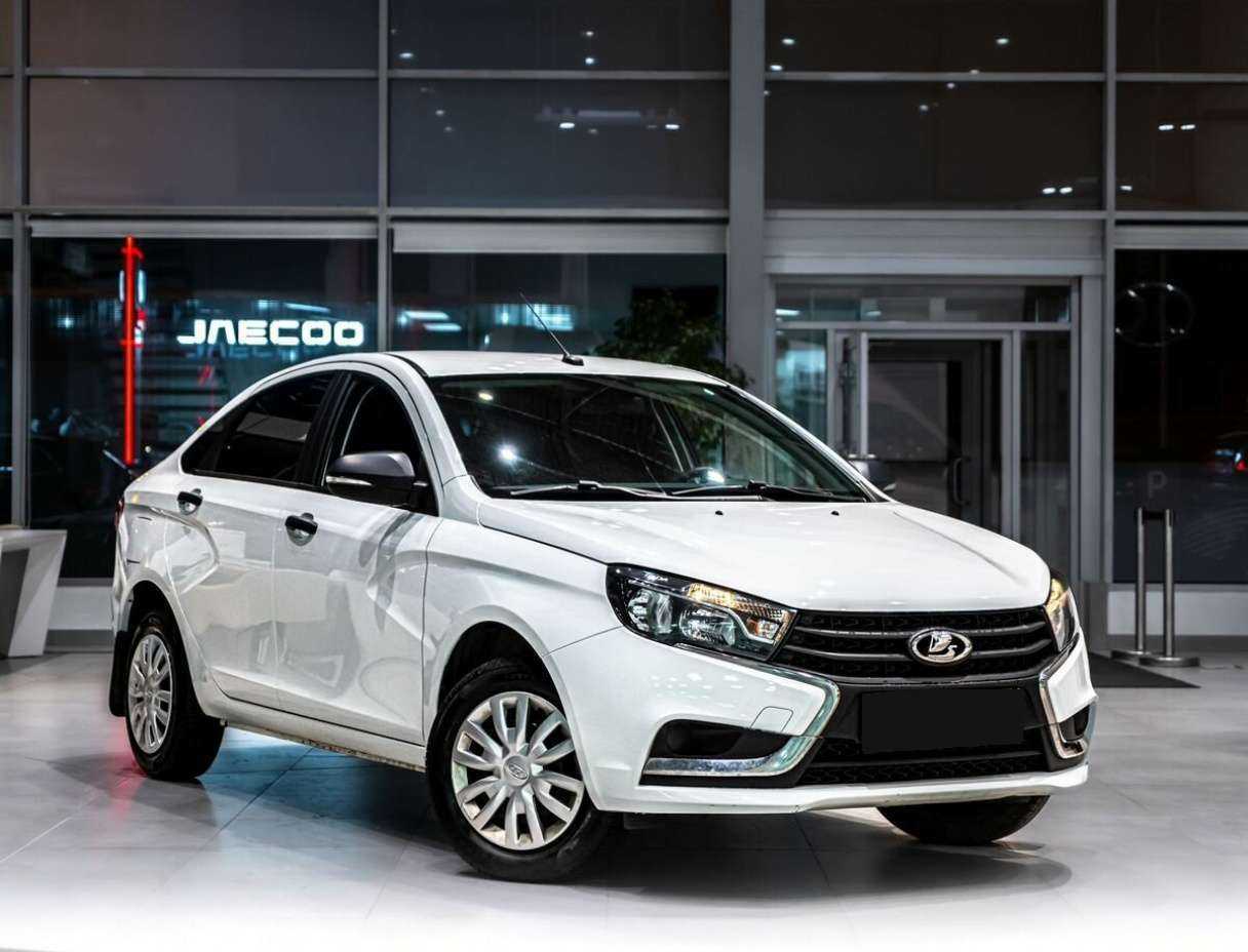 Lada (ВАЗ) Vesta б/у, 2021, Механическая. Фото: #1