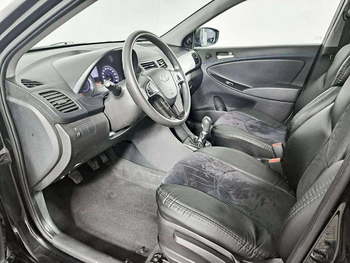 Hyundai Solaris б/у, 2012, Механическая. Фото: #11